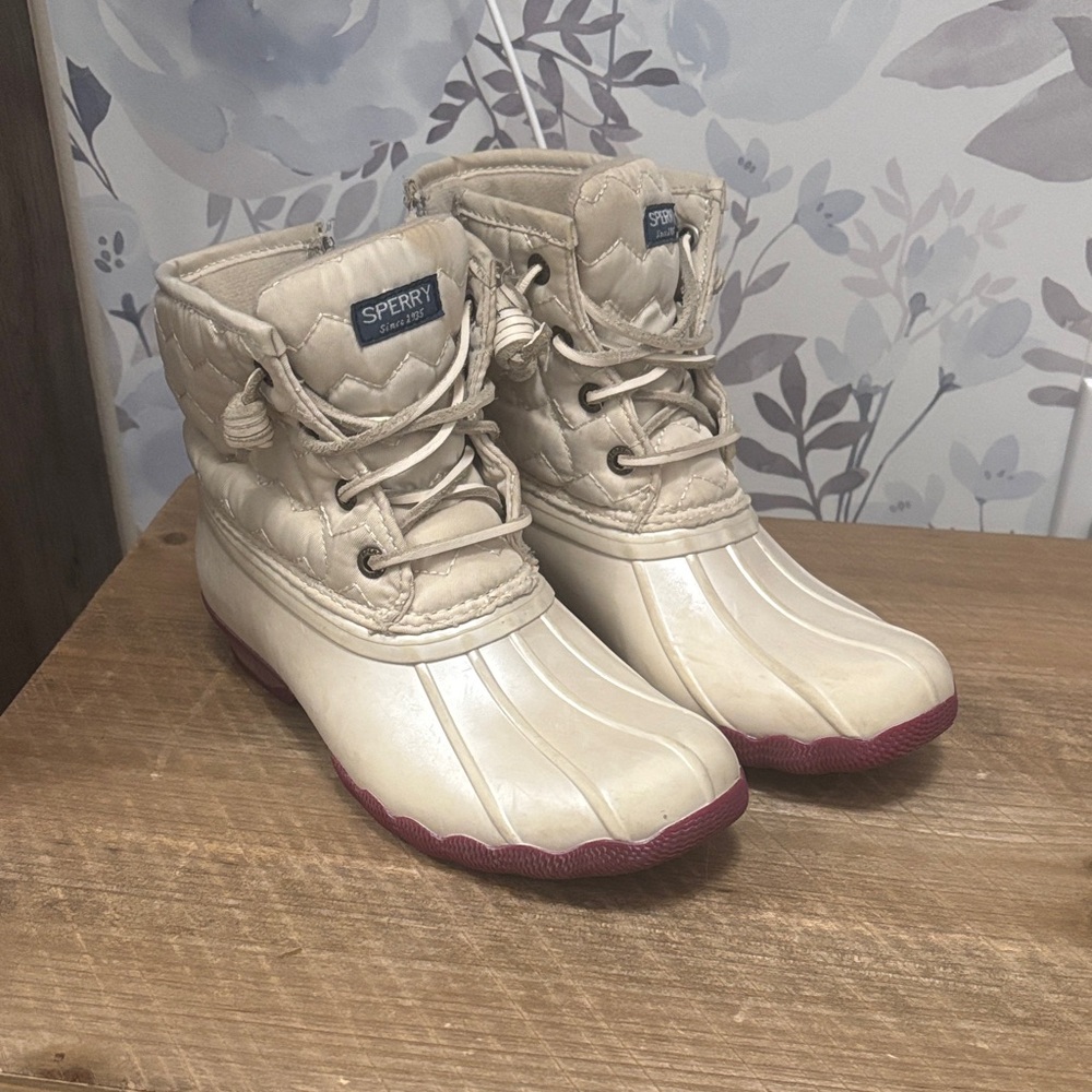 Girls Sperry boots